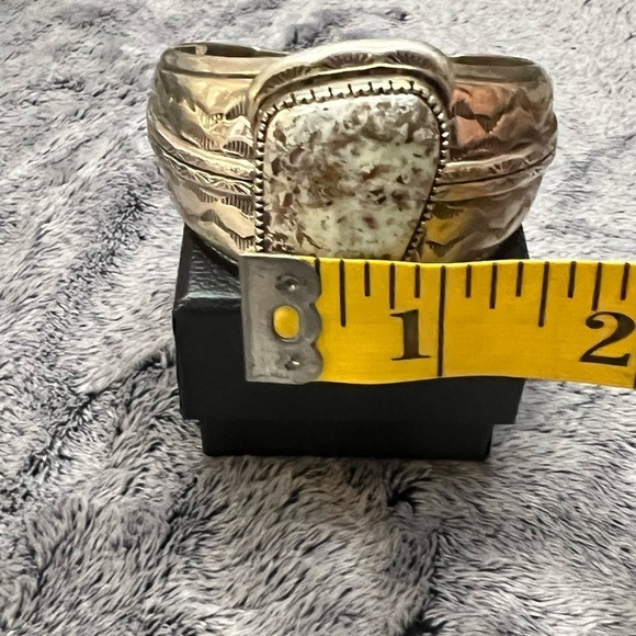 Wilson Padilla Wild Horse Turquoise Sterling Cuff - Picture 4 of 8